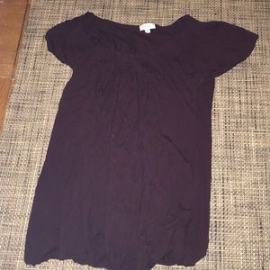 Soft and dressy detailed maroon shirt